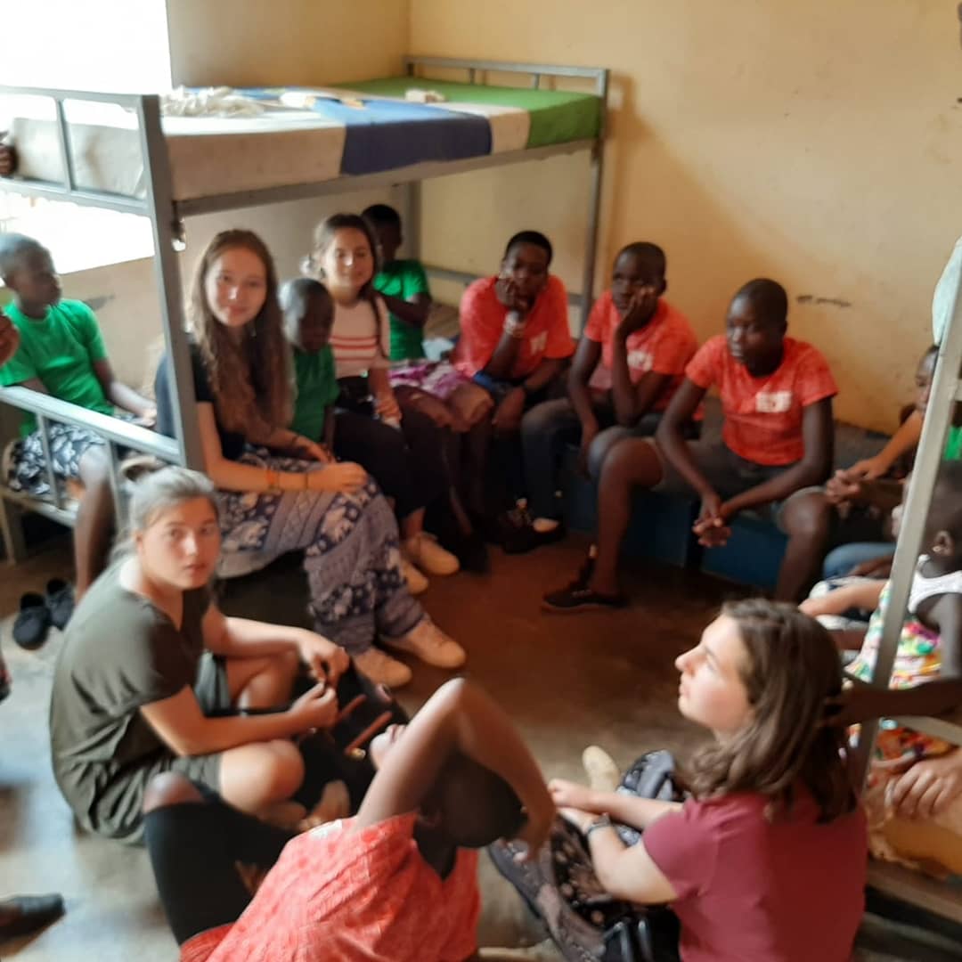 TheTribeUK's tweet photo. Yesterday our #Rwanda group visited the #SACCA centre in Kigali. SACCA is a local NGO which works to protect and rehabilitate children who have been living on the street. #pearsfoundation #tribesummer19 #tripofalifetime #unitedsynagogue #rwandaful https://t.co/FMe0GeiQAe