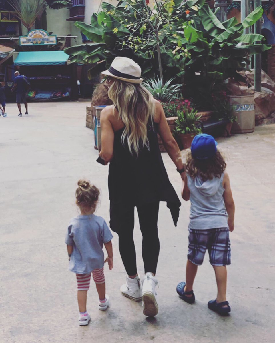 trishstratuscom's tweet image. Best vacation EVER!! We went to not one, not two, but FIVE parks so far!! That’s bananas! We did the #disneyviptours thing with @WDWToday on Sunday at @WaltDisneyWorld and hit all 3 parks. Then yesterday we went to @UniversalOrland and did both parks! So👏🏼 Much👏🏼 Fun👏🏼