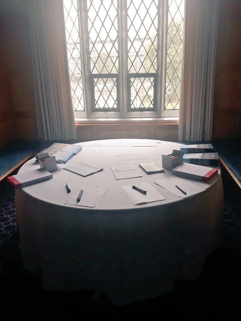 emmajmca's tweet image. ...And the registration desk is ready 😌 see you tomorrow @QUBelfast #materialknowledge @LeonieHannan @Medievalist_ni @QUB_History 🙌