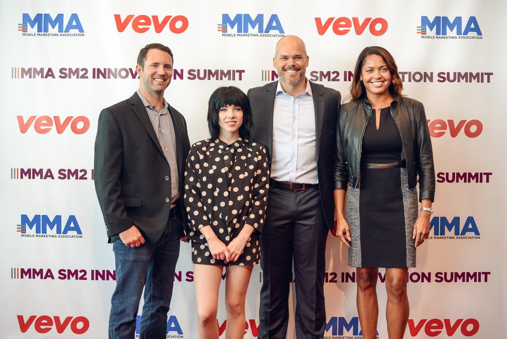 MMAglobal's tweet photo. Fun throwback to 2015 when @carlyraejepsen performed some of her hit songs for attendees at an MMA event in NYC! 🎤🎵🤘🔥 Good times!  #TBT https://t.co/GTqXBngyR2
