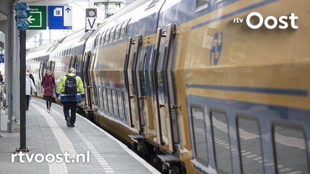 rtvoost's tweet photo. Stroomtekort op treinspoor: 'Traject naar Zwolle vanaf volgend jaar in problemen' https://t.co/ahCeWK4Hhu #rtvoost https://t.co/MH1nvsjGXE