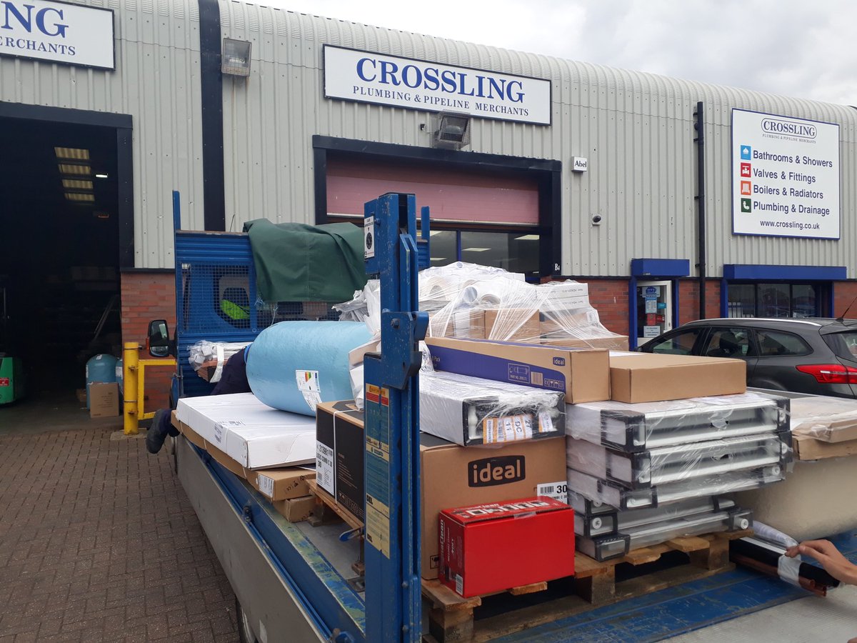CrosslingDL's tweet photo. A very busy afternoon at Darlington Branch with a full wagon all ready to go ending this short week on a high #Vanload #CrosslingDarlo #Crossling #Merchant #Indepenedentmerchant #Darlo #Trade @TwyfordUK https://t.co/OzkCHaa2iK