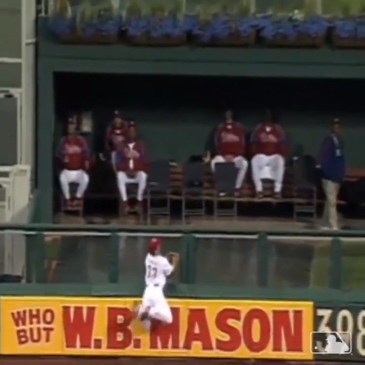 Happy Birthday Aaron Rowand!

Let\s to that time he ran into a wall down in South Philly. 