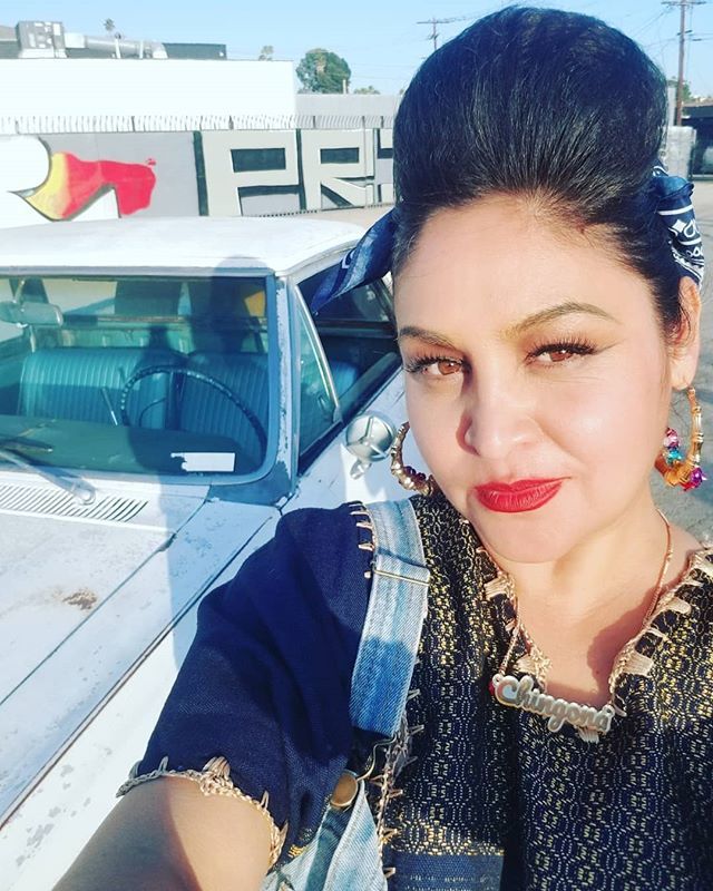 ilaments's tweet photo. Flip it & reverse it #ilaments #tbt #workit #photoshoot #tbt #latinastyle #cholaboss #chingona #latina #streetstyle #graffiti #dtla #artsdistrict #spiritualgangsta #oldschool #chicanafashion #worthit #selfie #entrepreneur #og #bamboohoops #goldearrings #… https://t.co/VjcC2ALhJn https://t.co/xbBGJunJkC