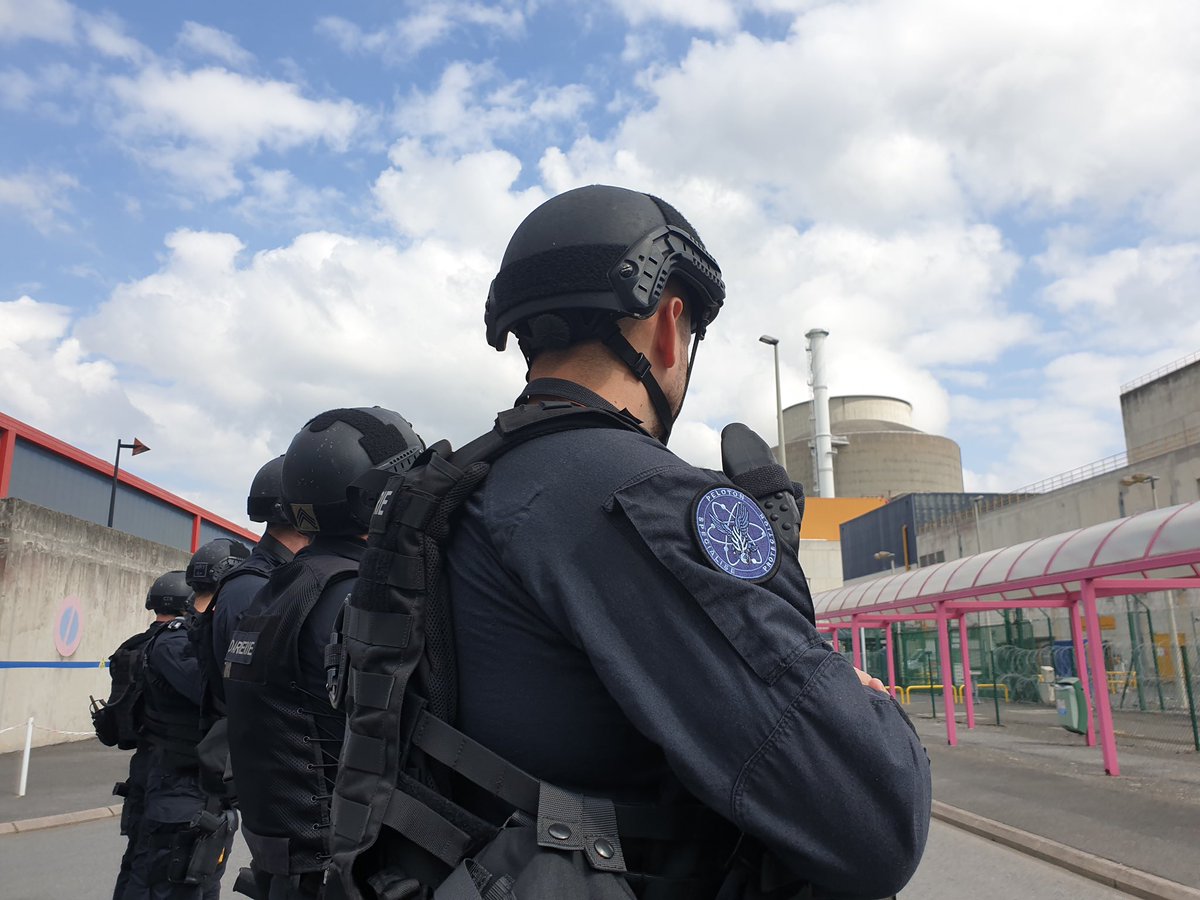 berthier_l's tweet photo. Les équipes @EDFChooz et le Peloton Spécialisé de la Protection de la Gendarmerie (PSPG) ont été mobilisées ce jour pour réaliser un exercice. La sécurité du CNPE est une priorité, et ces exercices contribuent à renforcer nos compétences et nos organisations !
Félicitations ! https://t.co/CJVdFhToeS
