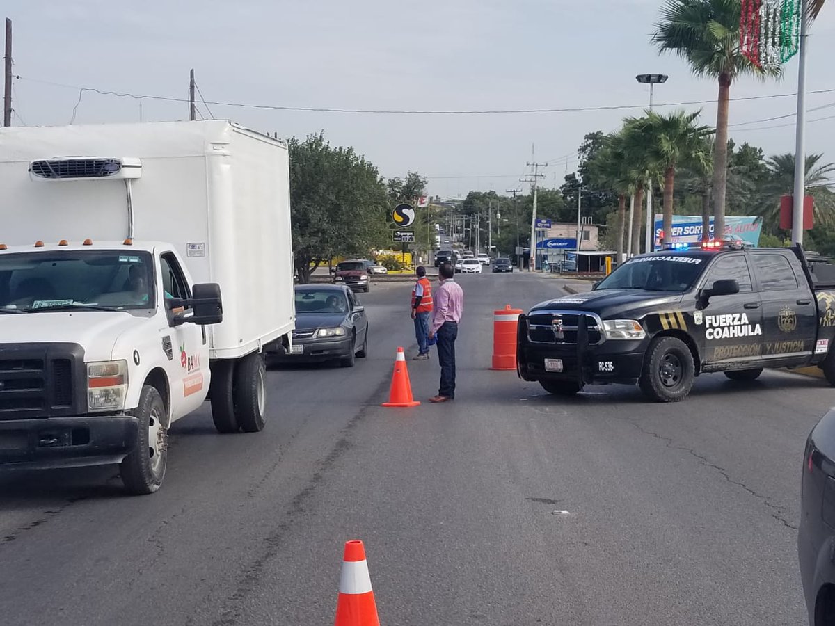 gm_noticias's tweet image. Operativo de Verificación de Derechos Vehiculares
#PiedrasNegras #SATEC ⚠️🧐🚘
 
Sobre bulevar Mendoza Berrueto y Los Espejos en Villa de Fuente.