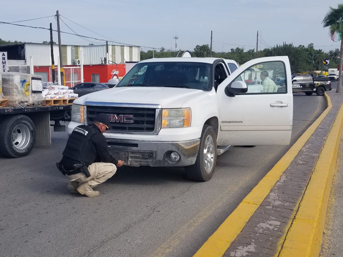 gm_noticias's tweet image. Operativo de Verificación de Derechos Vehiculares
#PiedrasNegras #SATEC ⚠️🧐🚘
 
Sobre bulevar Mendoza Berrueto y Los Espejos en Villa de Fuente.