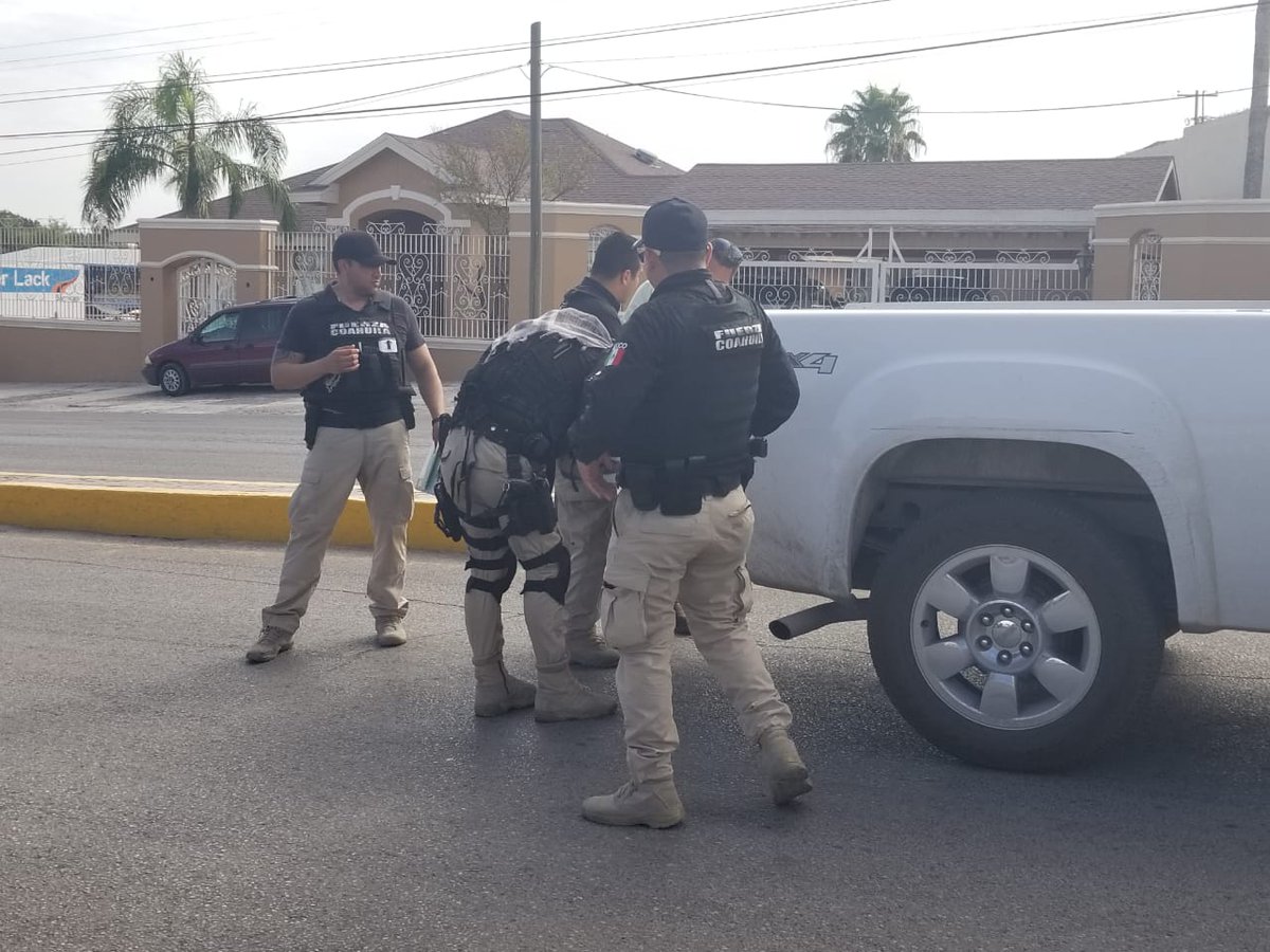 gm_noticias's tweet image. Operativo de Verificación de Derechos Vehiculares
#PiedrasNegras #SATEC ⚠️🧐🚘
 
Sobre bulevar Mendoza Berrueto y Los Espejos en Villa de Fuente.