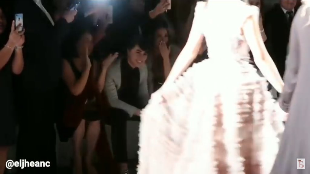 ohyeahitsjustmw's tweet photo. Sinundan pa ng video na to na bgm tagpuan. Napakarupok ko na naman. Tumulo na naman luha ko ng wala akong kalaban laban😭🤧

#MEandUBlogCon
MayWardConcert OfficialPoster

@maymayentrata07 @Barber_Edward_ https://t.co/LkUFoBf4od