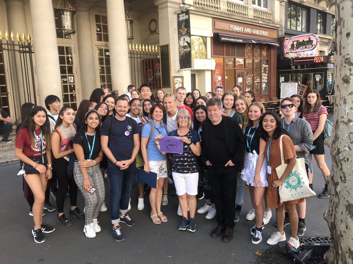 Sejourling's tweet photo. Belle rencontre au détour des Grands Boulevards avec nos jeunes étudiants internationaux #WEPFrance - Merci @augustingaliana Augustin GALIANA &amp; Regis LASPALES 🙏🏻 https://t.co/q80sniAOri