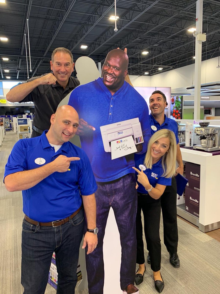 NivinKnight's tweet photo. Wouldn’t be VIP Day without Shaq!! @BestBuyCanada #BestBuyVIPSale #Deals https://t.co/Cdcea3x5wE