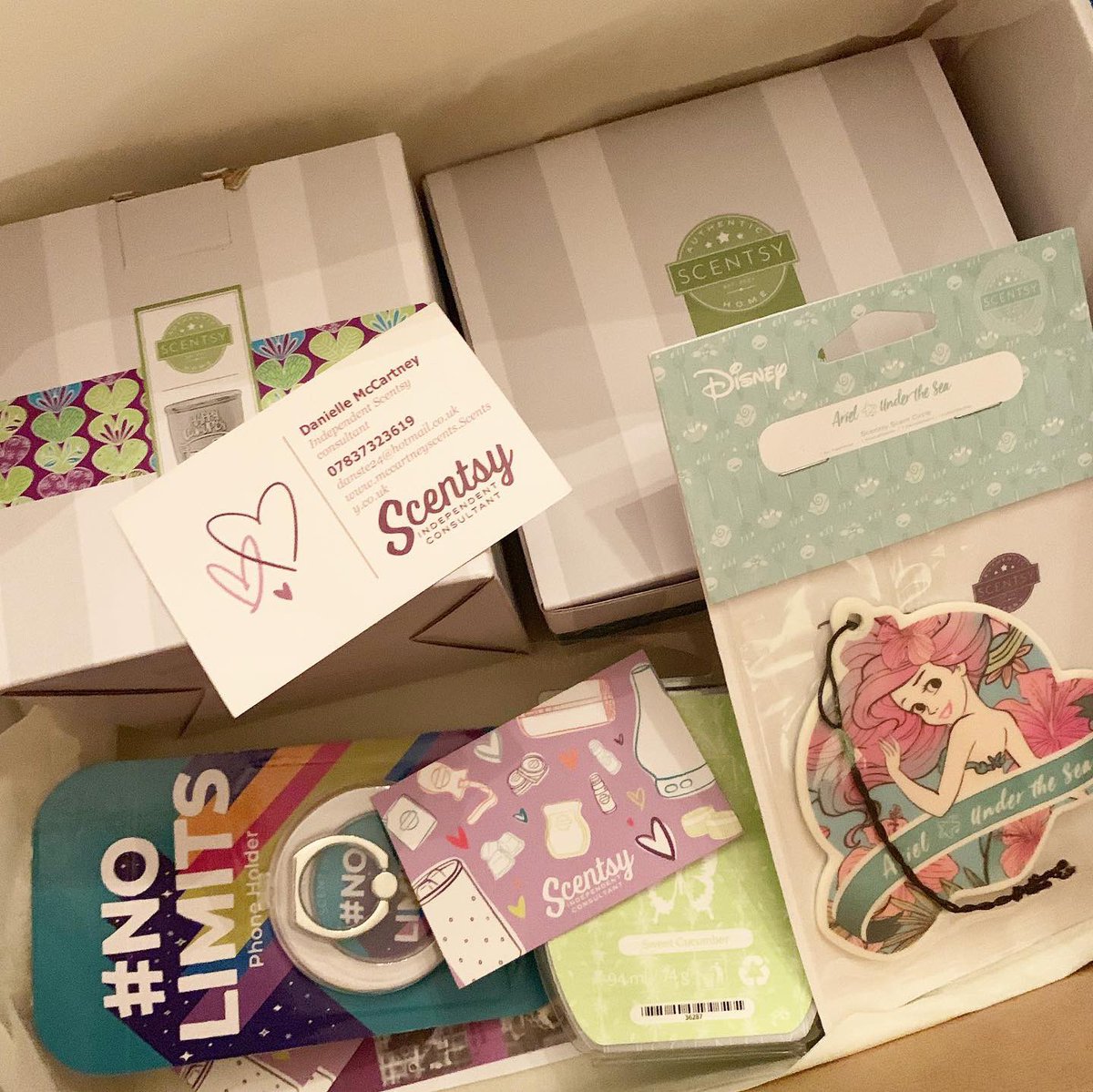 stokecoopzoe's tweet photo. All this for Co-op quiz night
raising money & awareness of a very important charity~
🍏
Provide Devon
🍅
raffle prize donated by the lovely Danielle from Scentsy.
THANK YOU
https://t.co/511GfMXFbR
#providedevon @providedevon #emergency #crisis #itswhatwedo #quiznight #raffle https://t.co/kHHDQXF2K3