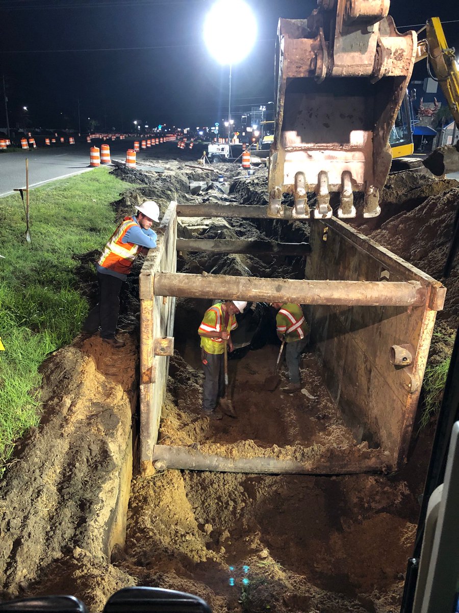 PalmettoCorp's tweet photo. Installing a 30inch RCP and 7x7 drop inlet boxes!!ππ§ #nightwork #gradingcrew https://t.co/S5XgkpNRHq