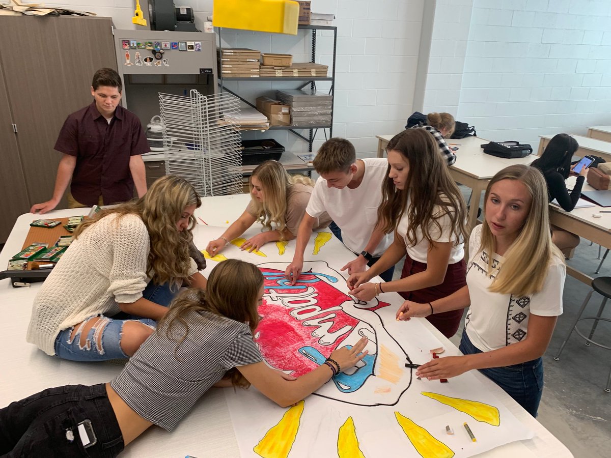 TjSalart's tweet photo. Sal’s 11th grade mentor group jammin’ to some Marley and doodling some Empathy https://t.co/t4R1y3Od4L