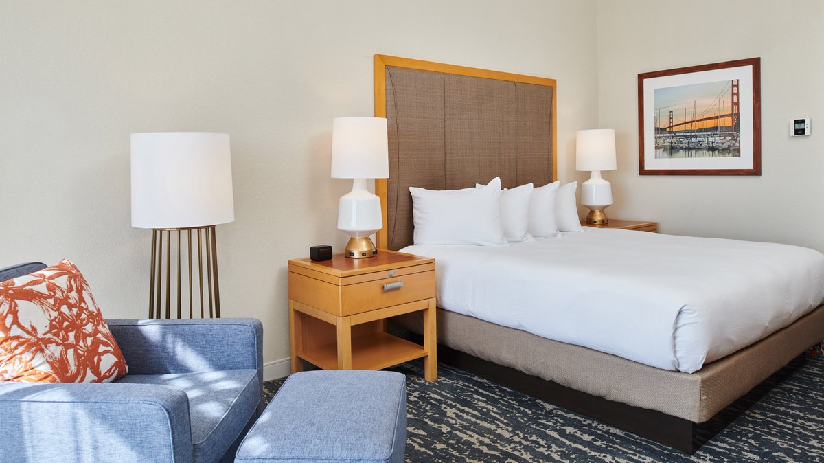 DoubleTreeBerk's tweet image. For #amplespace and indulgent #amenities, stay in a #suite. bit.ly/2ssQkTj #doubletreeberkeley #doubletreebyhilton #doubletreeberkeley