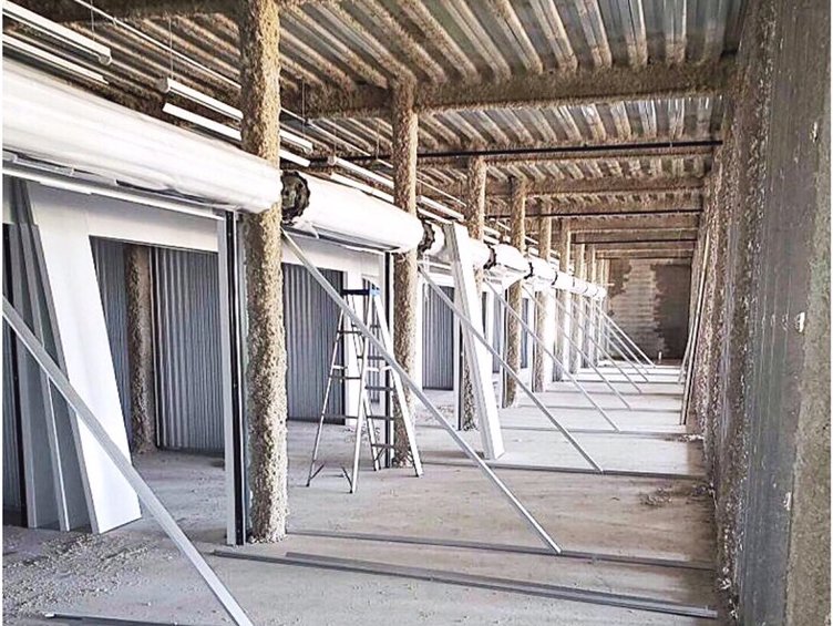consecogroup's tweet photo. Our Carothers Crossing Self-Storage project in Franklin is coming together! The framing and masonry is currently under way on the exterior while the storage unit partitions are being installed on the interior. #beyondthebuild #projectmanagement #FranklinTN #Nashville https://t.co/HdQO4urXSm