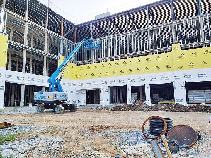 consecogroup's tweet photo. Our Carothers Crossing Self-Storage project in Franklin is coming together! The framing and masonry is currently under way on the exterior while the storage unit partitions are being installed on the interior. #beyondthebuild #projectmanagement #FranklinTN #Nashville https://t.co/HdQO4urXSm