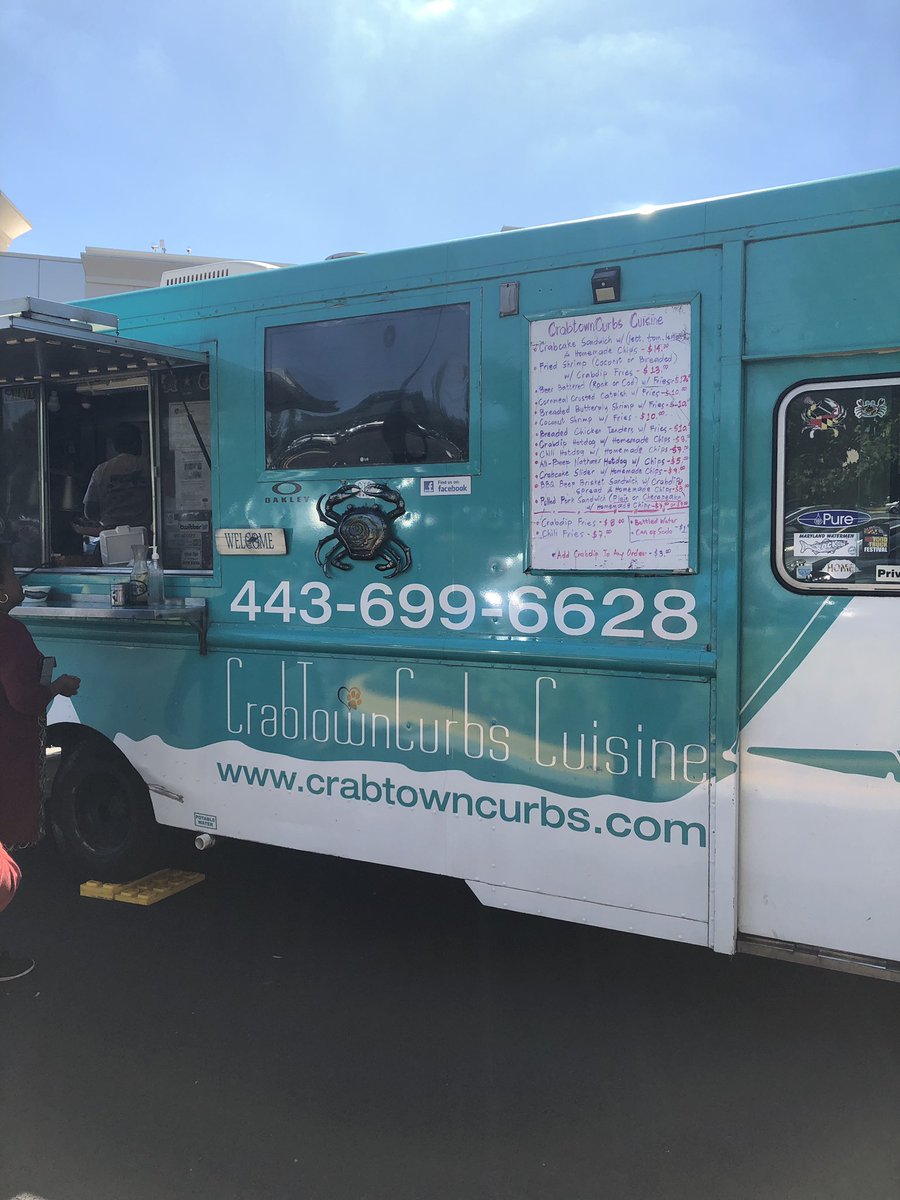 BeardedMan1975's tweet photo. Food truck Thursday’s at work @crabtowncurbs #beerbatteredcod 🙌🏾 https://t.co/ha6QsgzEU3