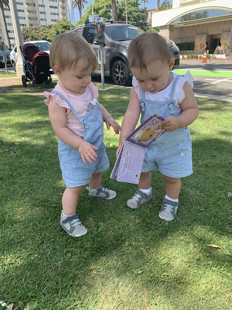 SaelicesL's tweet photo. Today is a very special day. A year ago I became the mother of two amazing human beings. These two girls have changed my life entirely. Not only my routines but deep inside. #happybirthday #academicmama #academicmom #womeninstem #SantaMonica #almostwalking #twinmom #Twins https://t.co/cTpr4mcYmw