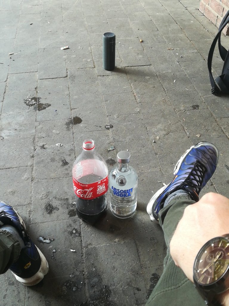 GodlAmplified's tweet photo. @Crxmb bisschen trinken mit deiner mum die hoe 😋 https://t.co/p1IHhjOYkr