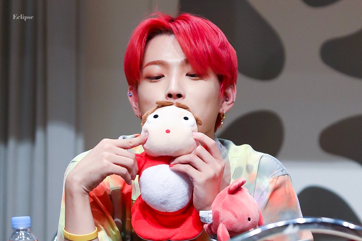 eclipse_1107's tweet image. 190623 팬싸
#ATEEZ #HONGJOONG #에이티즈 #홍중 #One_To_All #ILLUSION #WAVE