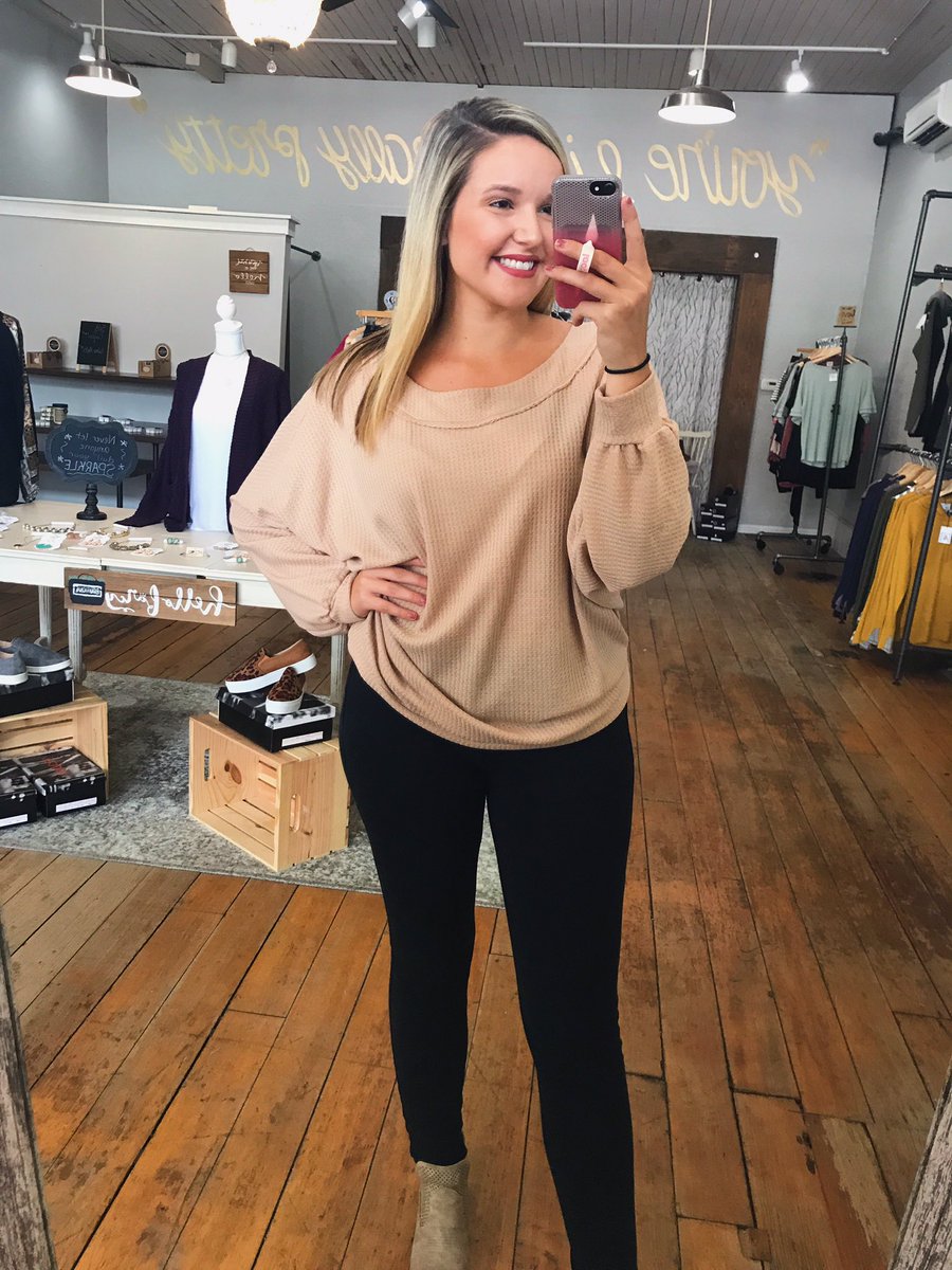 cschweiger7's tweet photo. love my job. oh and new arrivals in Richmond and Rochester😉✨  @ hello fancy boutique https://t.co/n70fn1SjyX