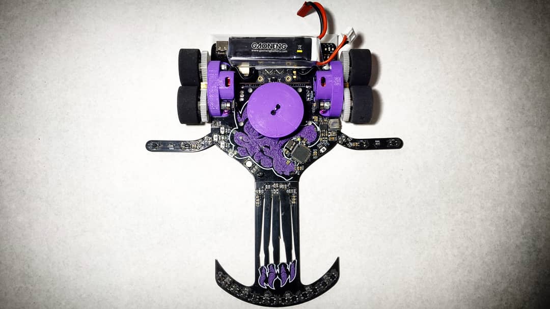 OPRobots's tweet image. ¡¡¡AL FIN LLEGÓ EL DIA!!! Os presentamos a nuestro nuevo robot #FujitoraBot
Un #Siguelineas con potentes motores #Brushless listo para quemar rueda 😁😈☠️