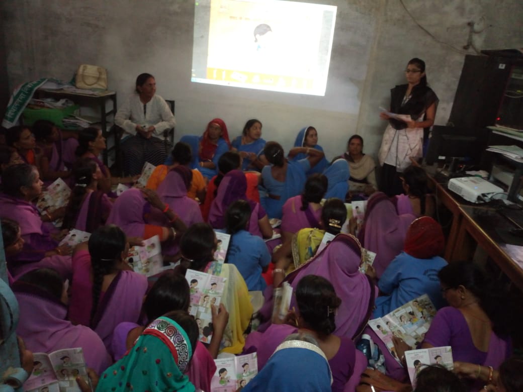 DeptIcds's tweet image. जिला चित्तौड़गढ़ ब्लॉक बड़ीसादड़ी सेक्टर खरदेवला में ILA ट्रेनिंग दौरान मॉड्यूल-९(समय के साथ ऊपरी आहार में सुधार और वृद्धि) की जानकारी देते हुए।
#POSHANAbhiyaan #NationalNutritionMission #Module9