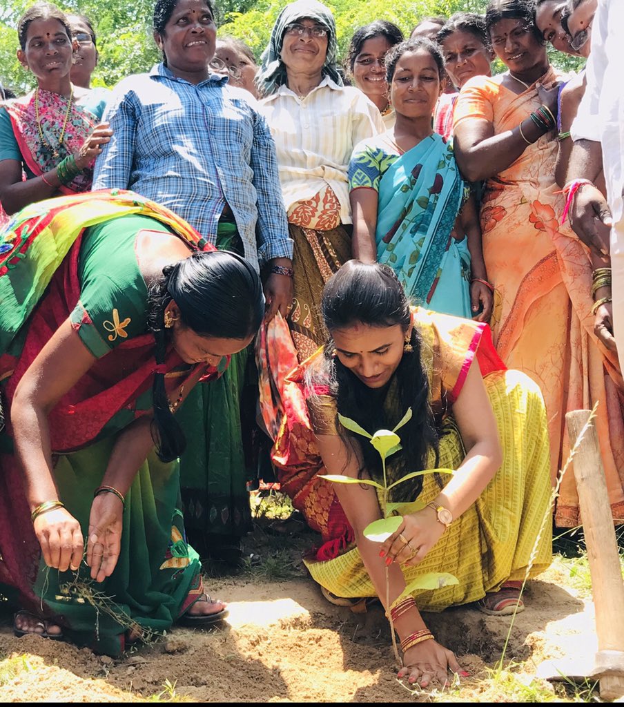 CMR_INC's tweet photo. #Forestvisit as apart of #Harithaharam visited to #RamuniGuttaforest in our village.🌳as we all know monkeys destroying crops&houses,thy are cumg out of the forest because we destroyed their houses,now it’s time to rebuilt.
we are mostly planting fruit bearing to send thm back. https://t.co/P2j8LttD6w