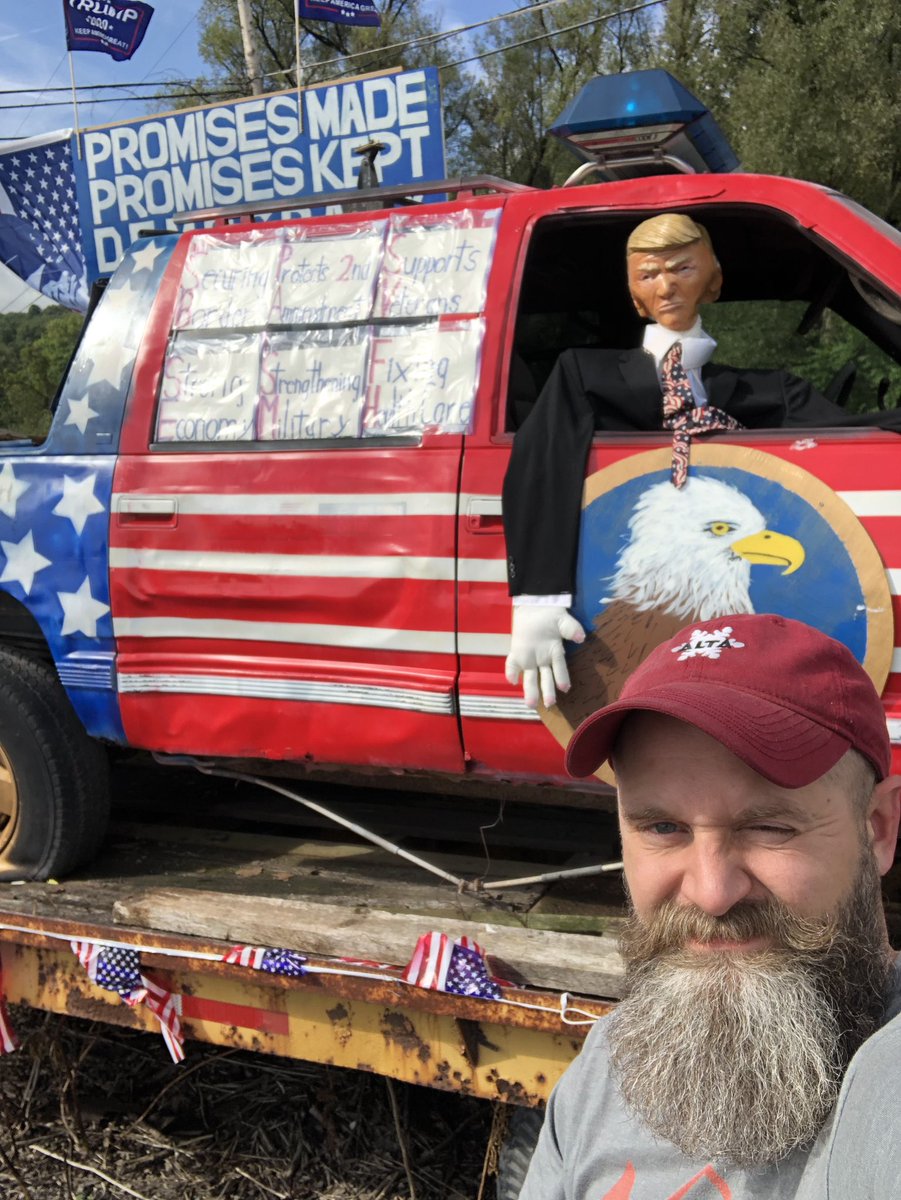Someone spent time and (presumably) money to build this Trump Shrine.

#TrumpShrine
#Trumpsylvania