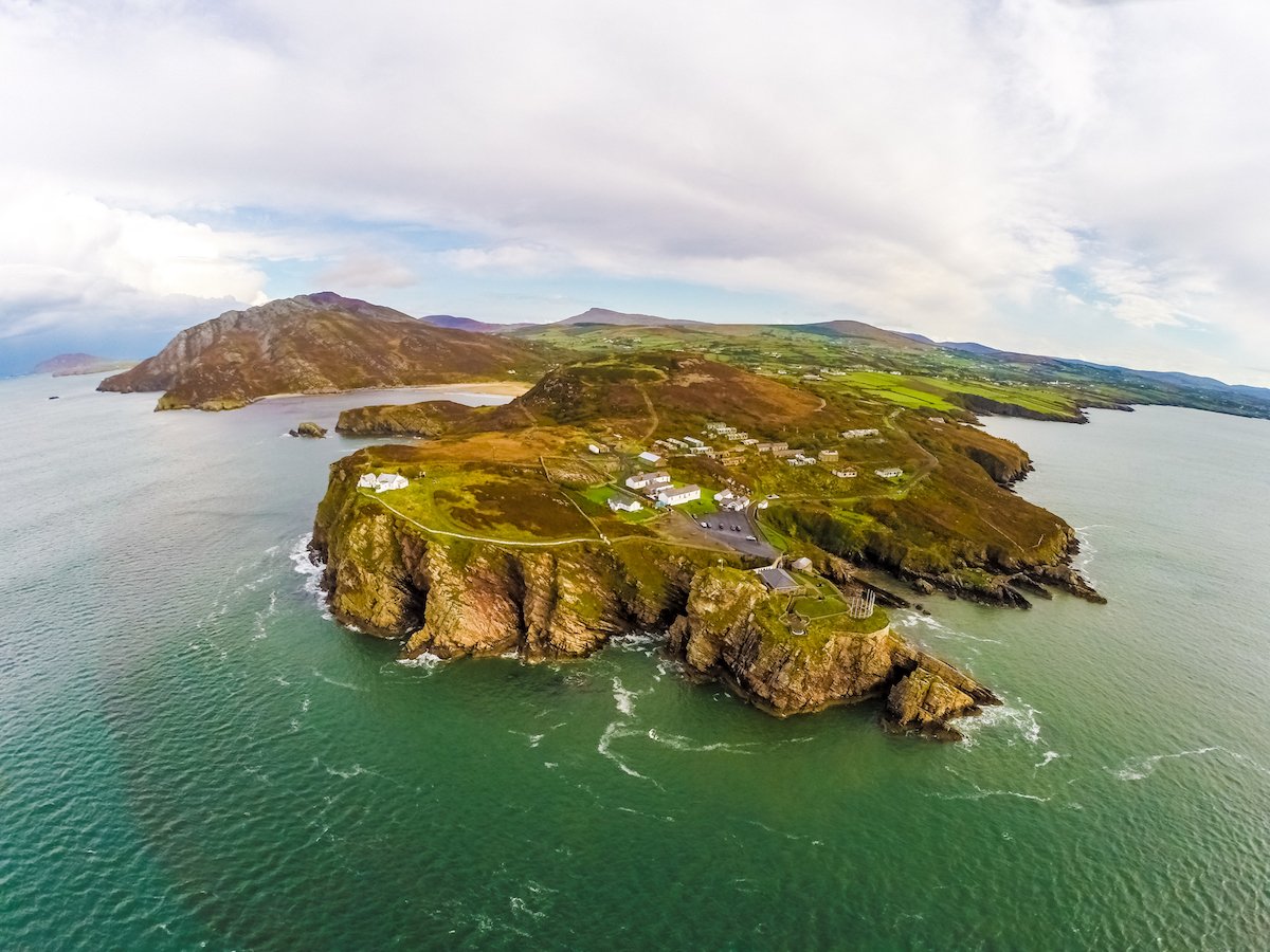 What's on the top of your Ireland bucket list? ☘️ Let us know in the comments below! 👇🏼 

Image: Raymond Fogarty Dunree Head, County Donegal