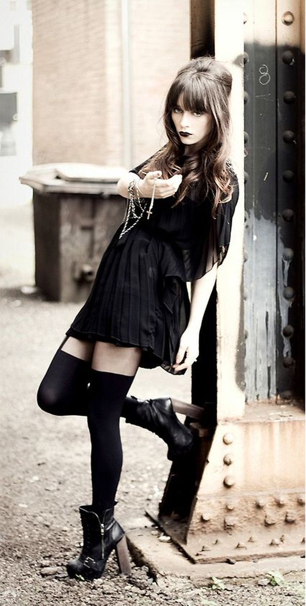 LadyBlackTear's tweet photo. #SₒᵤₜₕₑᵣₙGₒₜₕᵢc♡ https://t.co/WZ5BgTXHXk