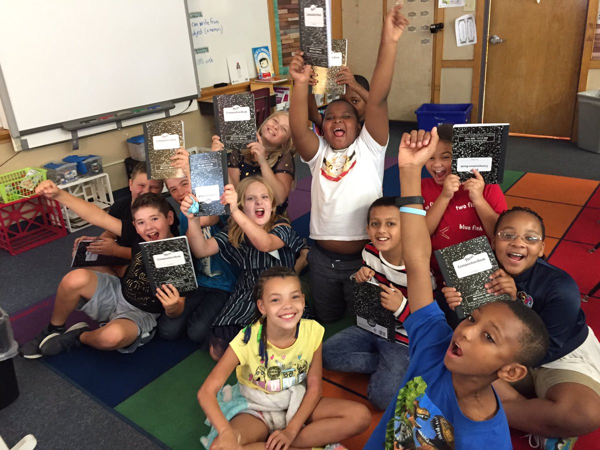 TeamTobben's tweet image. So exciting! They got their writer’s notebooks! We were bummed so many kids were absent and missed the surprise, but thrilled that we got to get the notebooks anyway! #cpsbest #writersnotebooks #4thgrade @WestBlvdElem @FletcherRalph