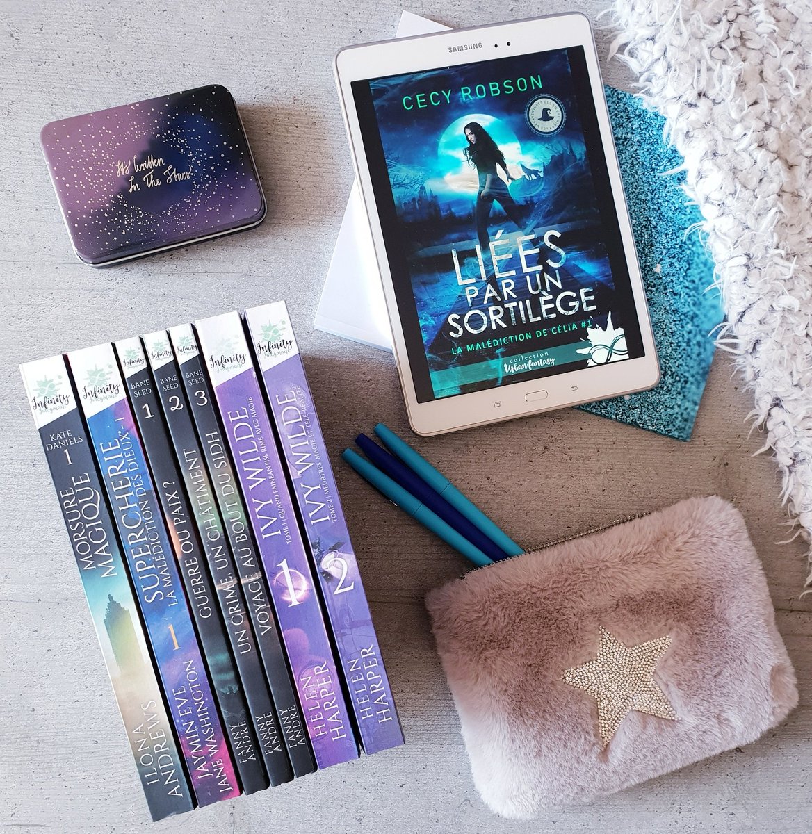 eloradana23031's tweet photo. 📚LECTURE EN COURS📚

Je suis en pleine lecture du roman [La malédiction de Célia #1 - Liées par un sortilège] de @cecyrobson paru dans la @Coll_Infinity ☆
•
L'avez-vous lu ?
#CollectionInfinty #CecyRobson https://t.co/SqS4T0bql8
