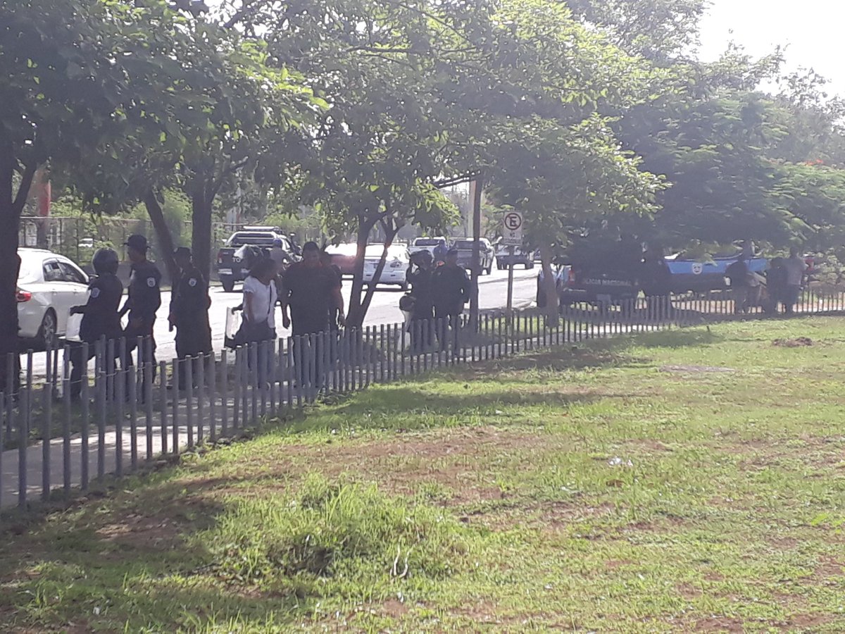 MarthaVasquezLP's tweet photo. Juicio contra abogada María Oviedo, defensora de derechos humanos se realiza en sala privada, sin acceso a medios de comunicación.@laprensa https://t.co/rTmhz4Bnnv