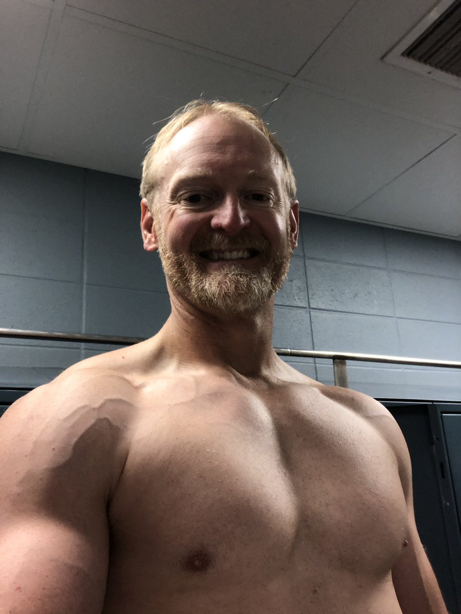 tcbradley23's tweet photo. I’ve been thinking more &amp; more on a quote I sent to Deuces recently.  “Many things can stop U from reaching UR goal. Don’t let yourself be one of them”.  I wasn’t doing it myself. Today I was able to knock a personal goal off my list, first 2 muscle ups complete. #CheckingThemOff https://t.co/ajVtYvHBWB