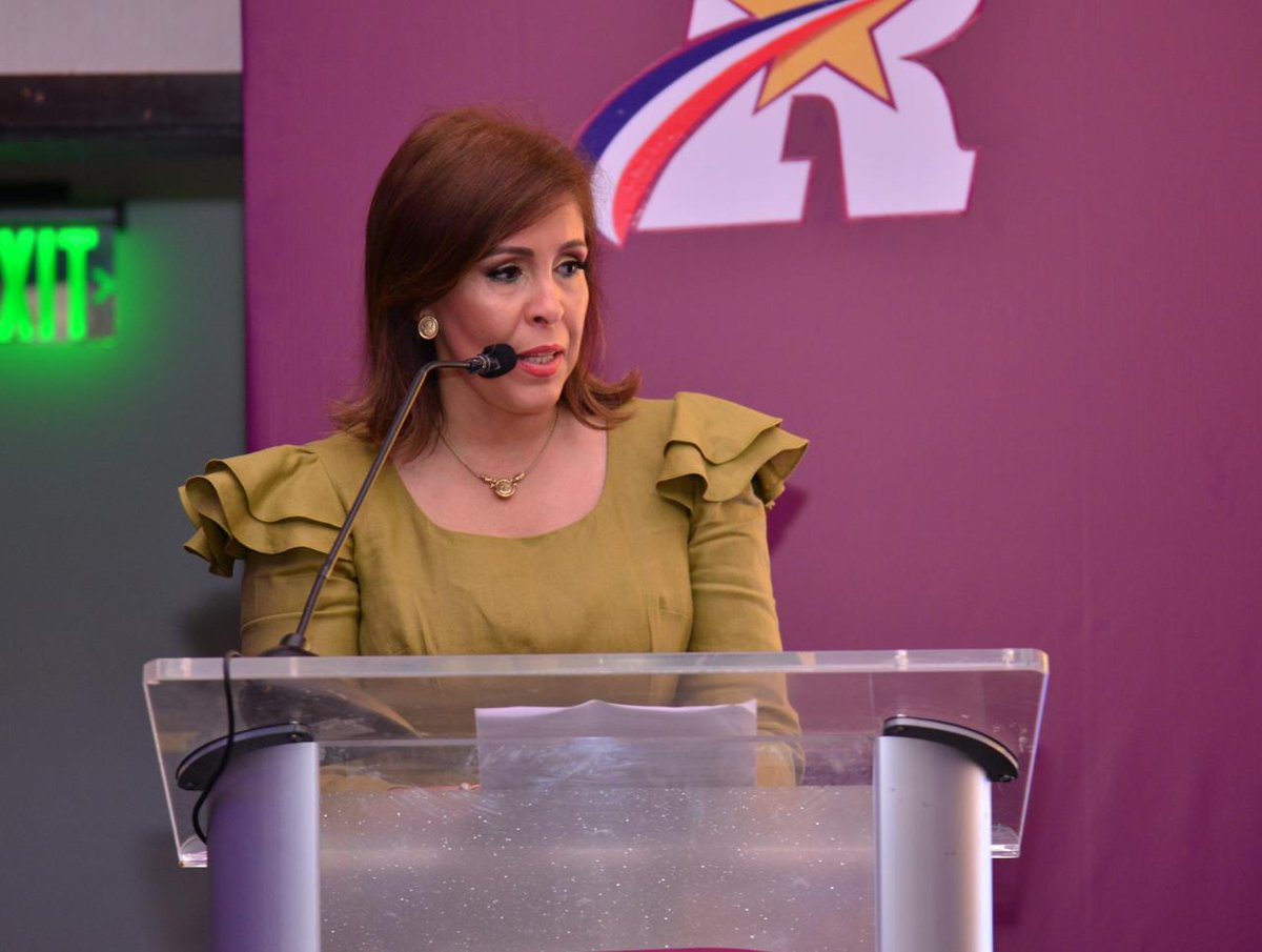 yoelconcepcion's tweet photo. Emotivo acto de damas manifiestan su apoyo a nuestro próximo presidente de la República @reinaldoparedp , actividad organizada por su esposa y proxima primera dama doña @ingridmendozap ,enhorabuena!
#Reinaldo2020 https://t.co/55A1U4wjvo