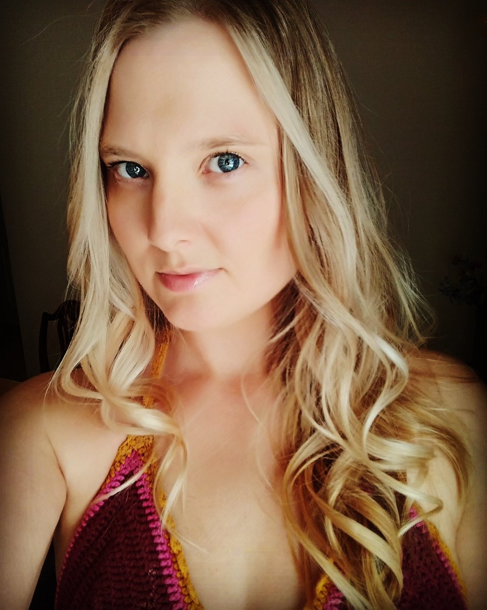 ND_Gantz's tweet photo. After five sessions, my hair color is finally back to where I want it. Blondes, don't go red unless you're prepared to spend far too much money (and time) trying to get back to blonde! #goodbyeyellow #helloblonde #newhair https://t.co/kG8lyUXhdd