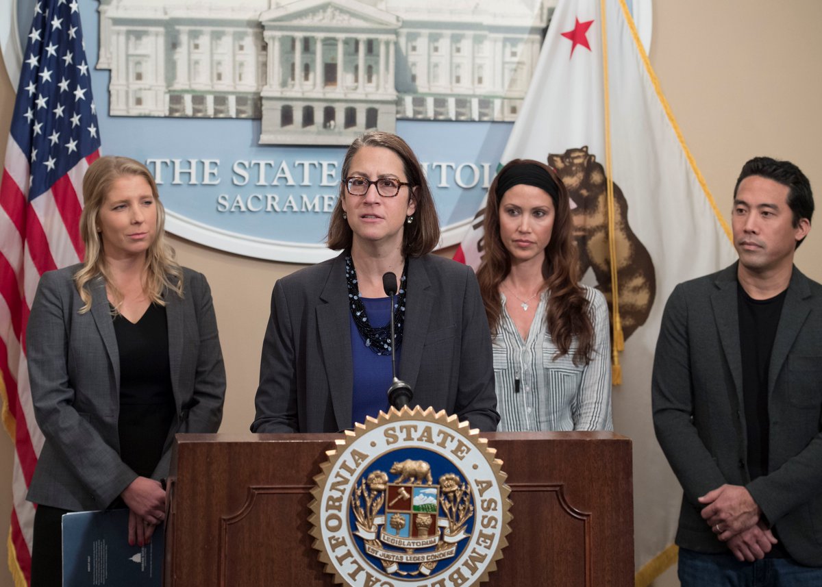 AssemblyDems's tweet image. Will California become the 1st state in the nation to ban the sale of fur? We’ll see this week as the destiny of #AB44 by @laurafriedman43 is decided in Senate Appropriations Committee!