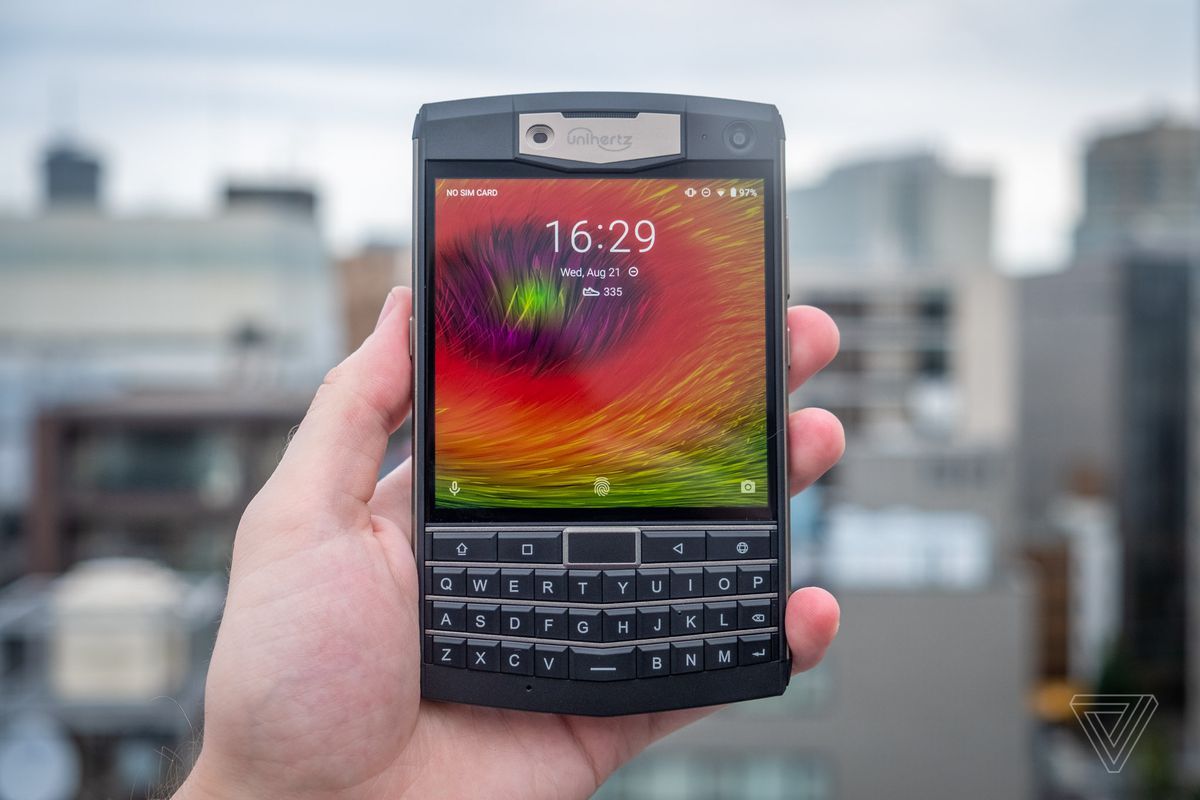 BuildingRomeINC's tweet photo. This heavy-duty phone is like a BlackBerry Passport that runs Android https://t.co/i7lLAaaAlw https://t.co/pbe71gNjm2
