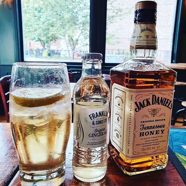 HuntsmanHound's tweet photo. Jack Daniel's honey with Franklin ginger ale! The new best duo at the Huntsman! 
#huntsmanhoundspub #walworth #markettaverns #southlondon #oldkentroad https://t.co/bOKW7P3Vbi https://t.co/NbJH9Ju0dM