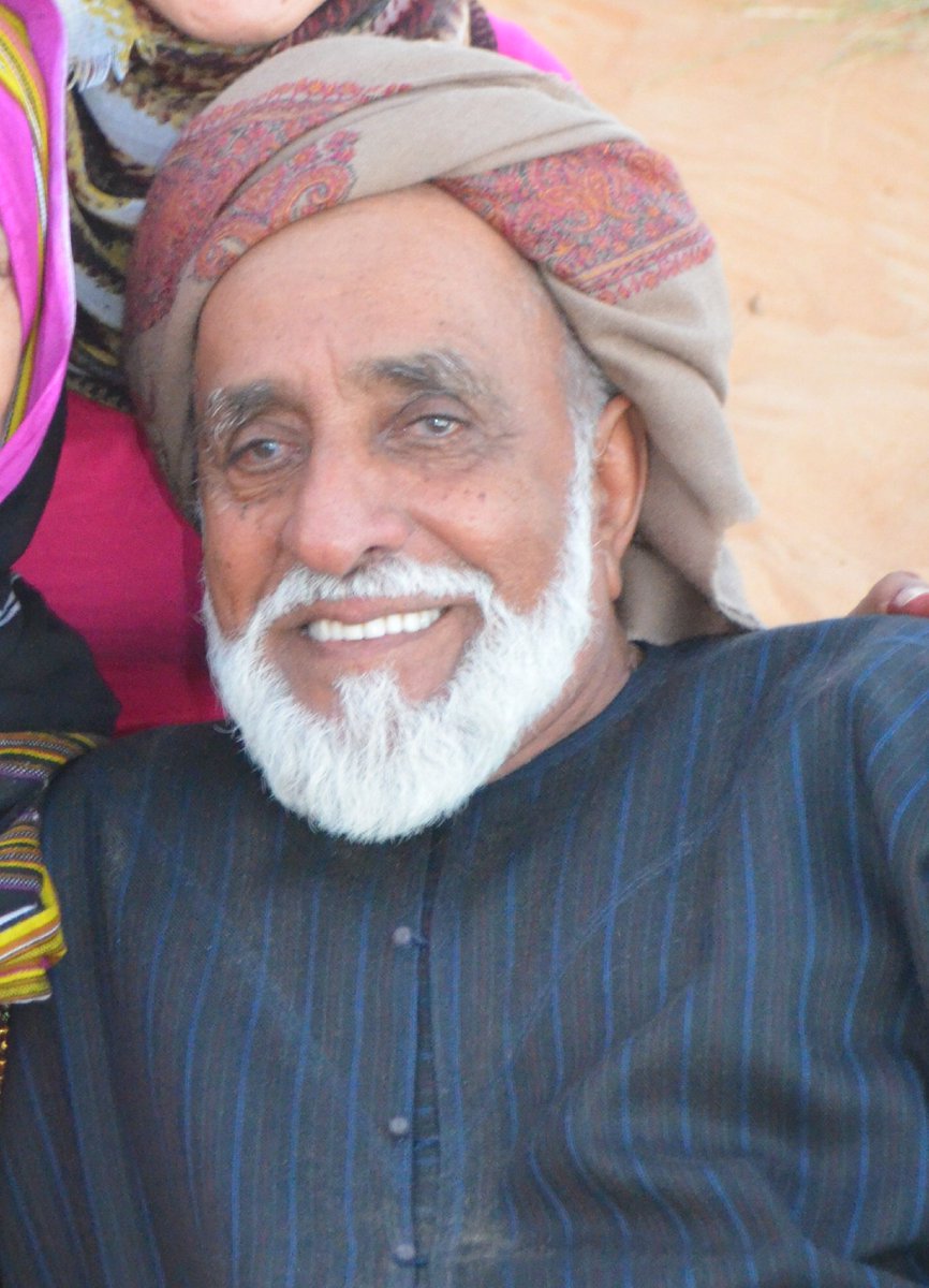 في العام الماضي في مثل هذا اليوم رحل أبي الغالي، رحل قرة عيني، ما زالت ابتسامته الحنونة لا تفارق عيني، رحل وترك في قلبي غصة لا تنتهي، رحل وترك خلفه سيرته الخيرة 
أبي،،، حبيبي،،،، تدمع عيناي شوقا لرؤيتك.
ربي اغفر له وارحمه واسكنه جنات النعيم.