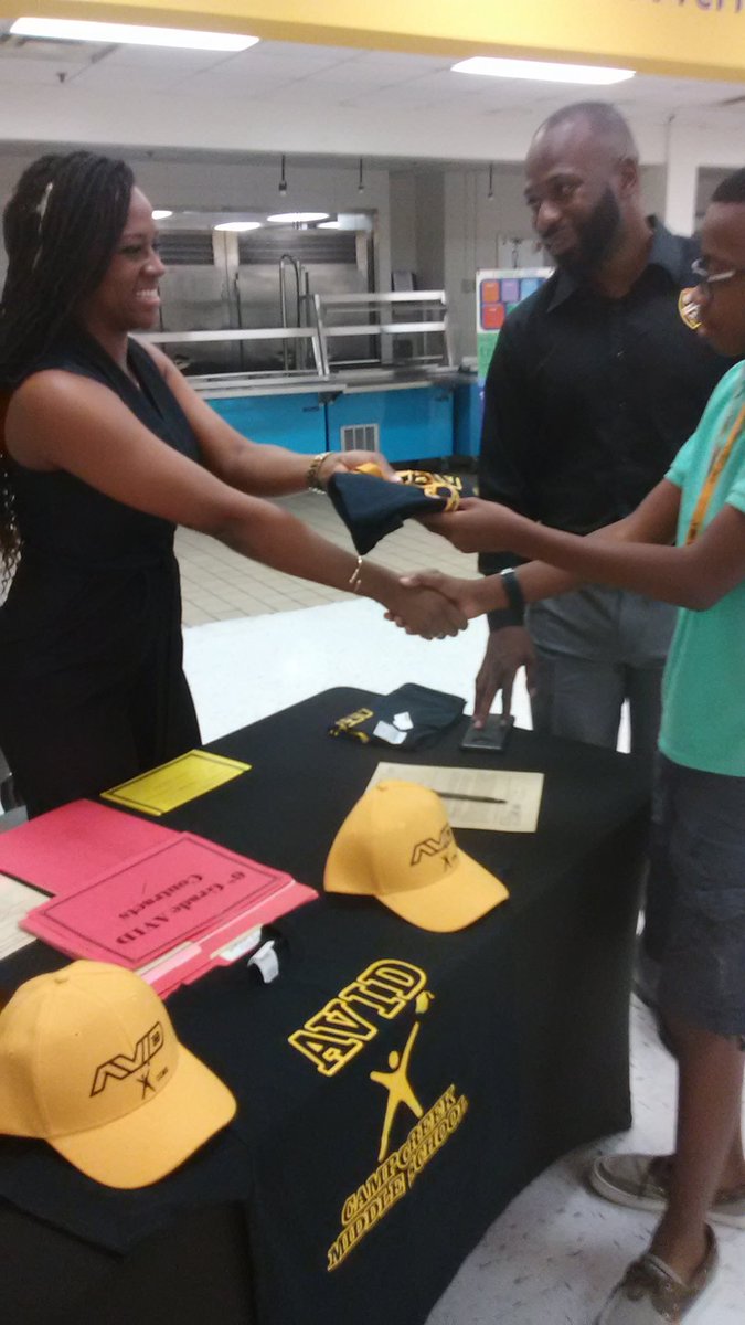 LonGibson4's tweet photo. AVID Contract Signing #CampCreekMiddle #CollegeBound #academicexcellence https://t.co/I2J80VjMee