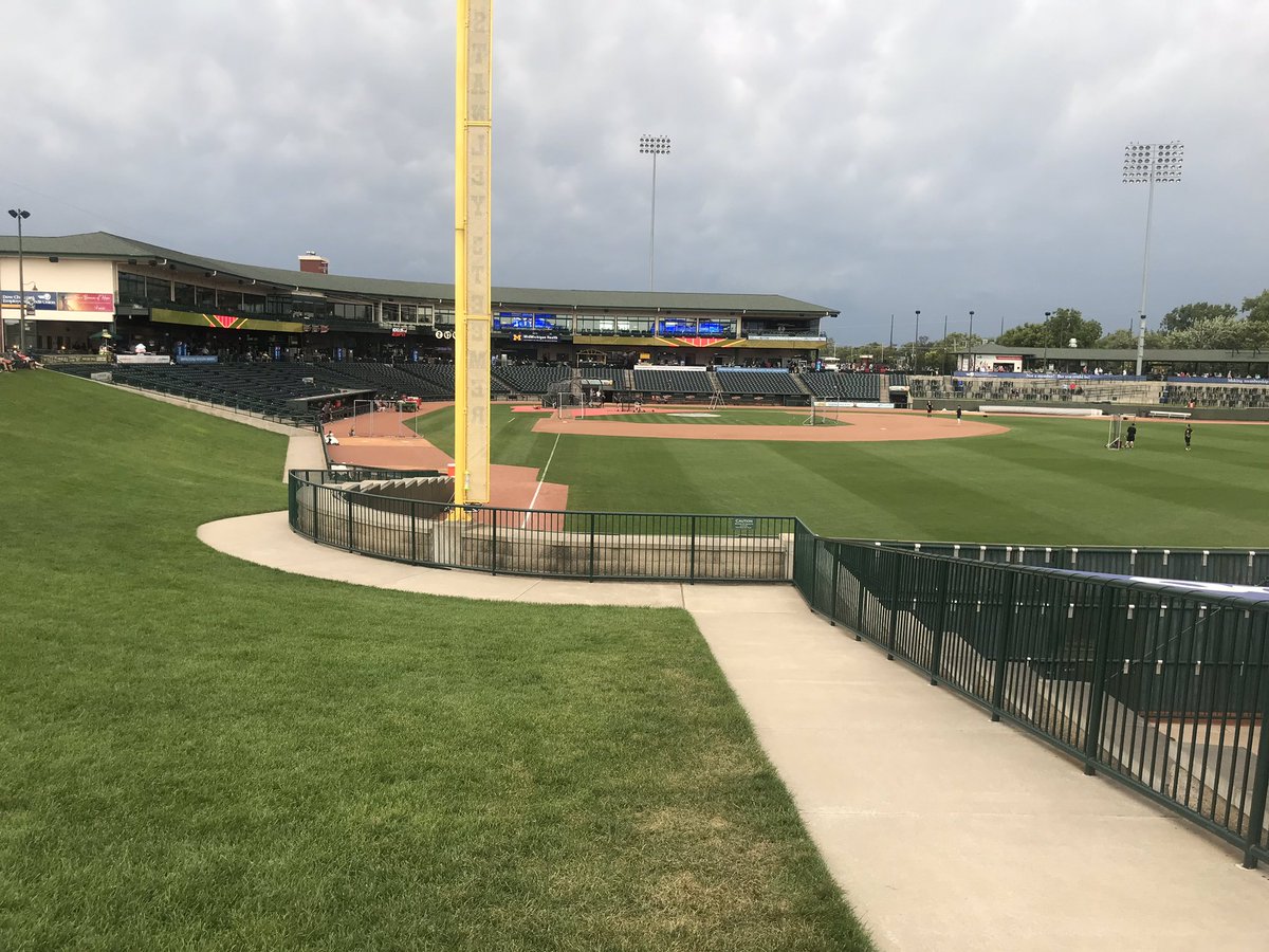 WirtzOnSports's tweet image. 69/70...
#LoonsBaseball #NestLevelFun #DiveIn #Nice