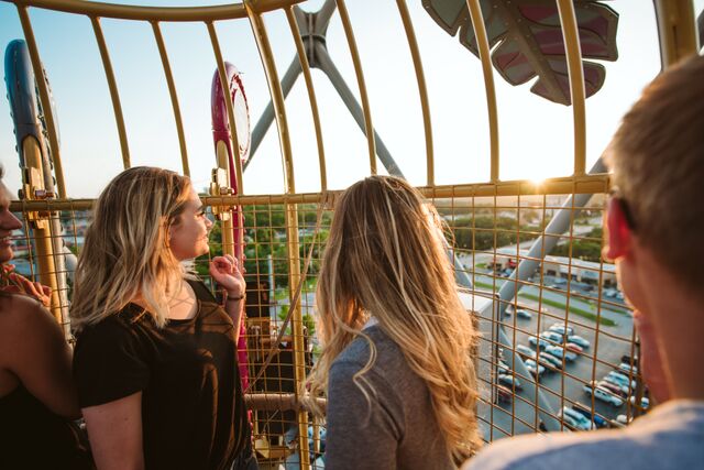 parakeetpetes's tweet photo. Our combo pass gives you unlimited rides on both the zipline and Steampunk Balloon! 

Get yours here: https://t.co/zXY2NPBdSd https://t.co/rmGv29YTWM