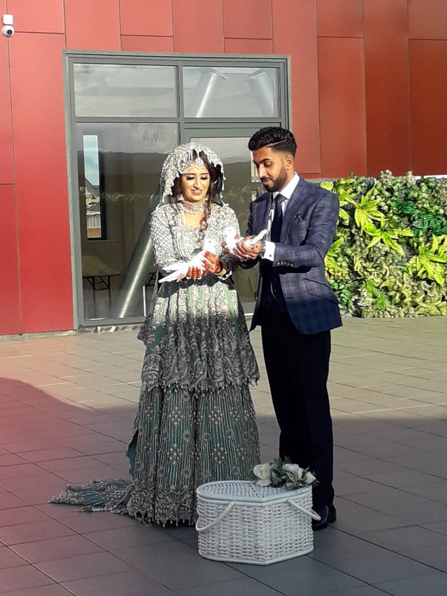 heavensadove's tweet photo. ❤Beautiful rooftop release this afternoon at #TheMadissonBradford. Both doves home before me!
#doverelease #asianwedding #weddingdoves looking forward to seeing the drone film footage! https://t.co/gCEYayTZq7