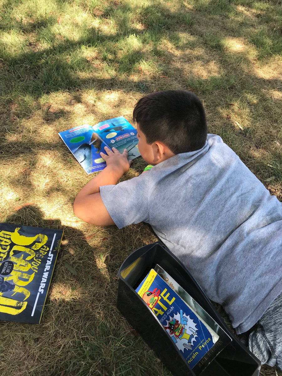 DorrityS's tweet photo. Building our stamina and love for reading outside the classroom. ⁦@WeyanokeES⁩ ⁦@FCPSR2⁩ https://t.co/bReokelfLt