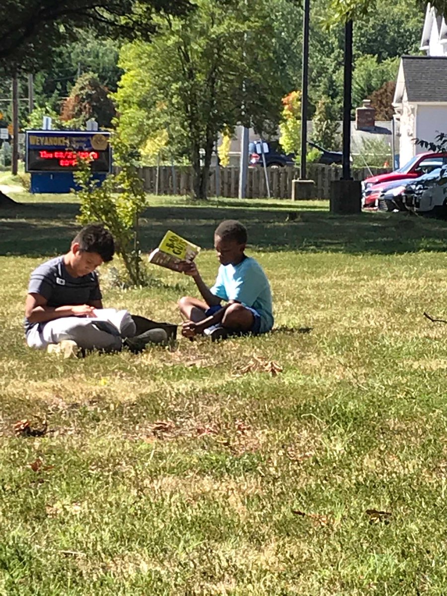 DorrityS's tweet photo. Building our stamina and love for reading outside the classroom. ⁦@WeyanokeES⁩ ⁦@FCPSR2⁩ https://t.co/bReokelfLt