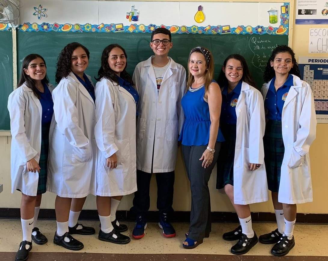 CBCaguas's tweet photo. #ChemClub Nuestra nueva directiva 2019-2020 
#ProgramaExtracurricular #MásAlláDelSalón 
#OrgulloCBC💛💙 https://t.co/bpVf3RsO8Z