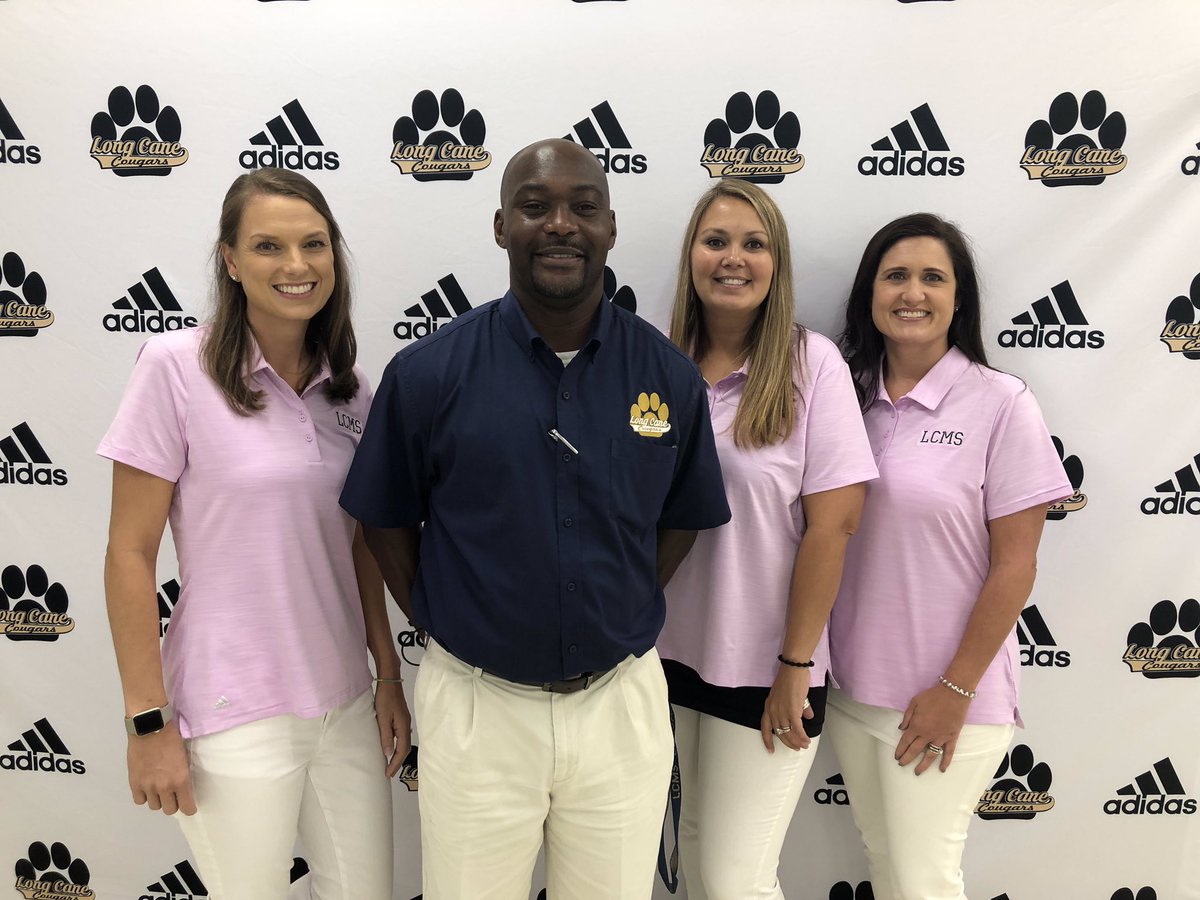 wglisson_LCMS's tweet photo. Every day is a good day when you get to tackle it with your favorite people! #nexttimeplacidewearspink #lcmscougarstrong #secondmileservice https://t.co/Y7CFQvd6DV
